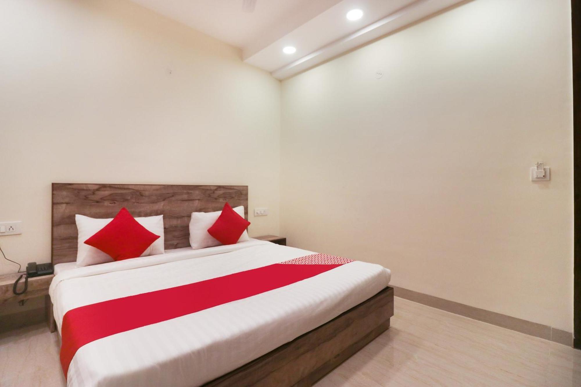 Super Hotel O Comfort Residency Near Artemis Hospital Gurgaon Exterior photo