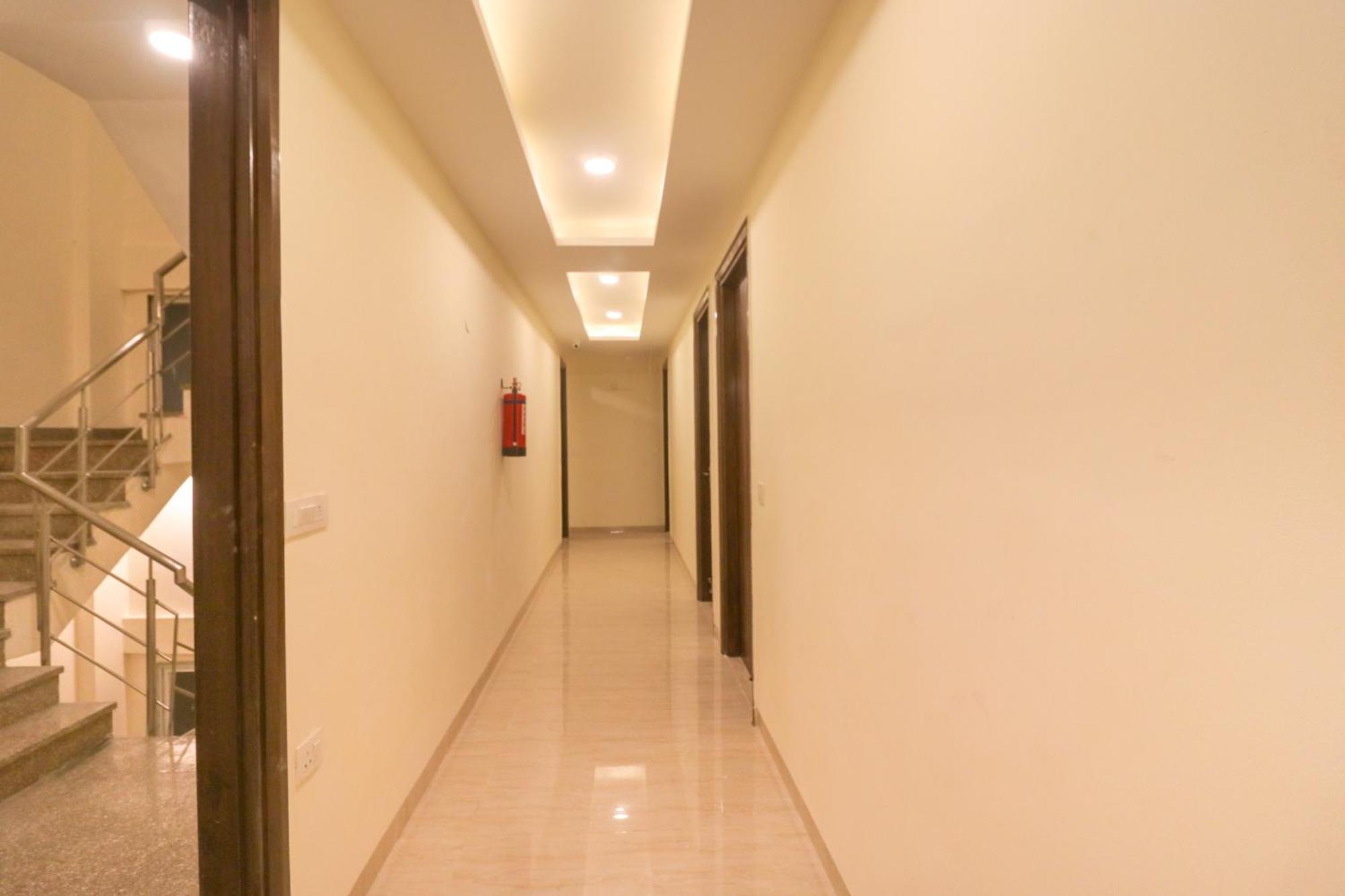 Super Hotel O Comfort Residency Near Artemis Hospital Gurgaon Exterior photo