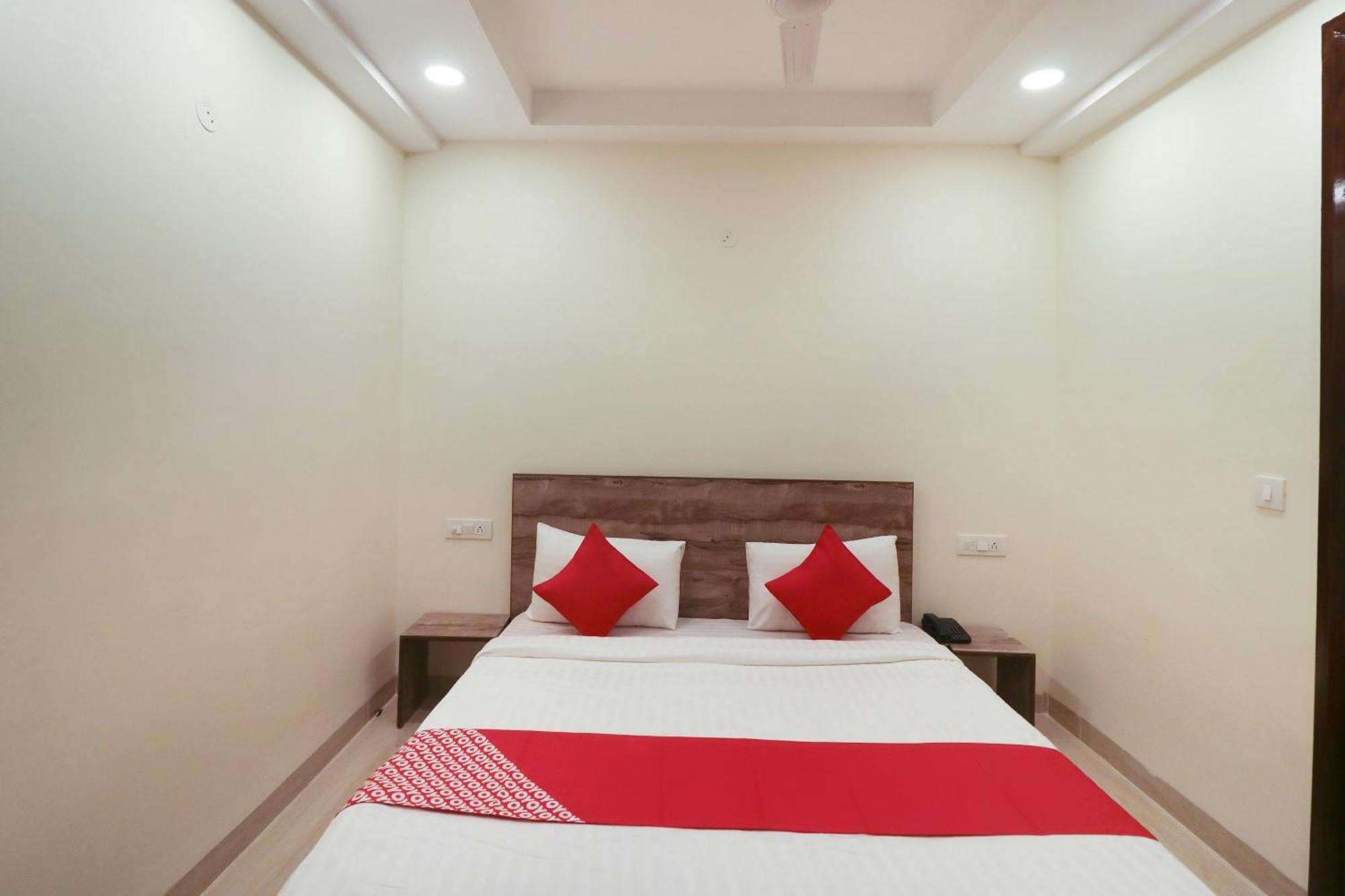 Super Hotel O Comfort Residency Near Artemis Hospital Gurgaon Exterior photo